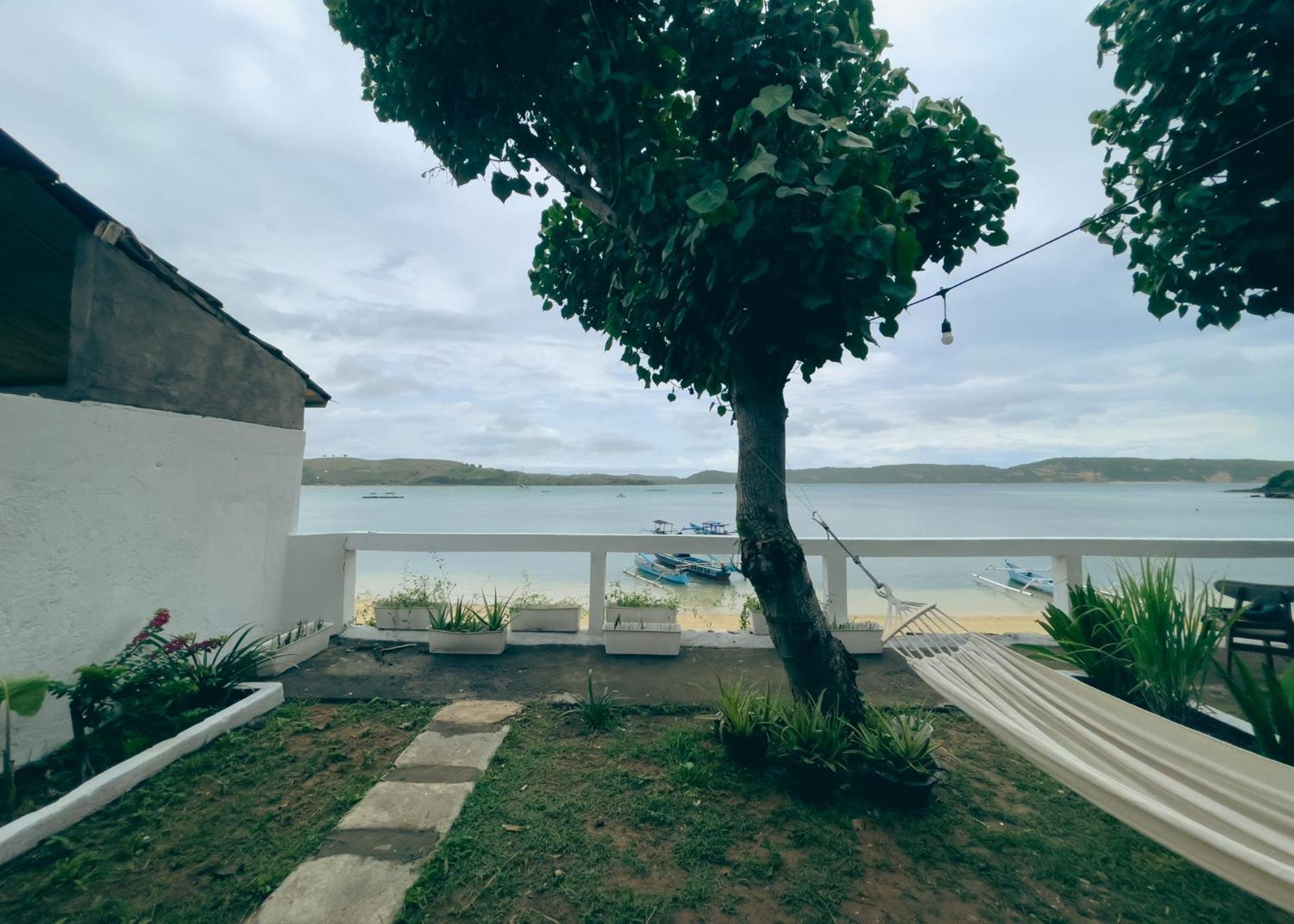 Surf Shack Grupuk Hotel Bumbang Exterior photo