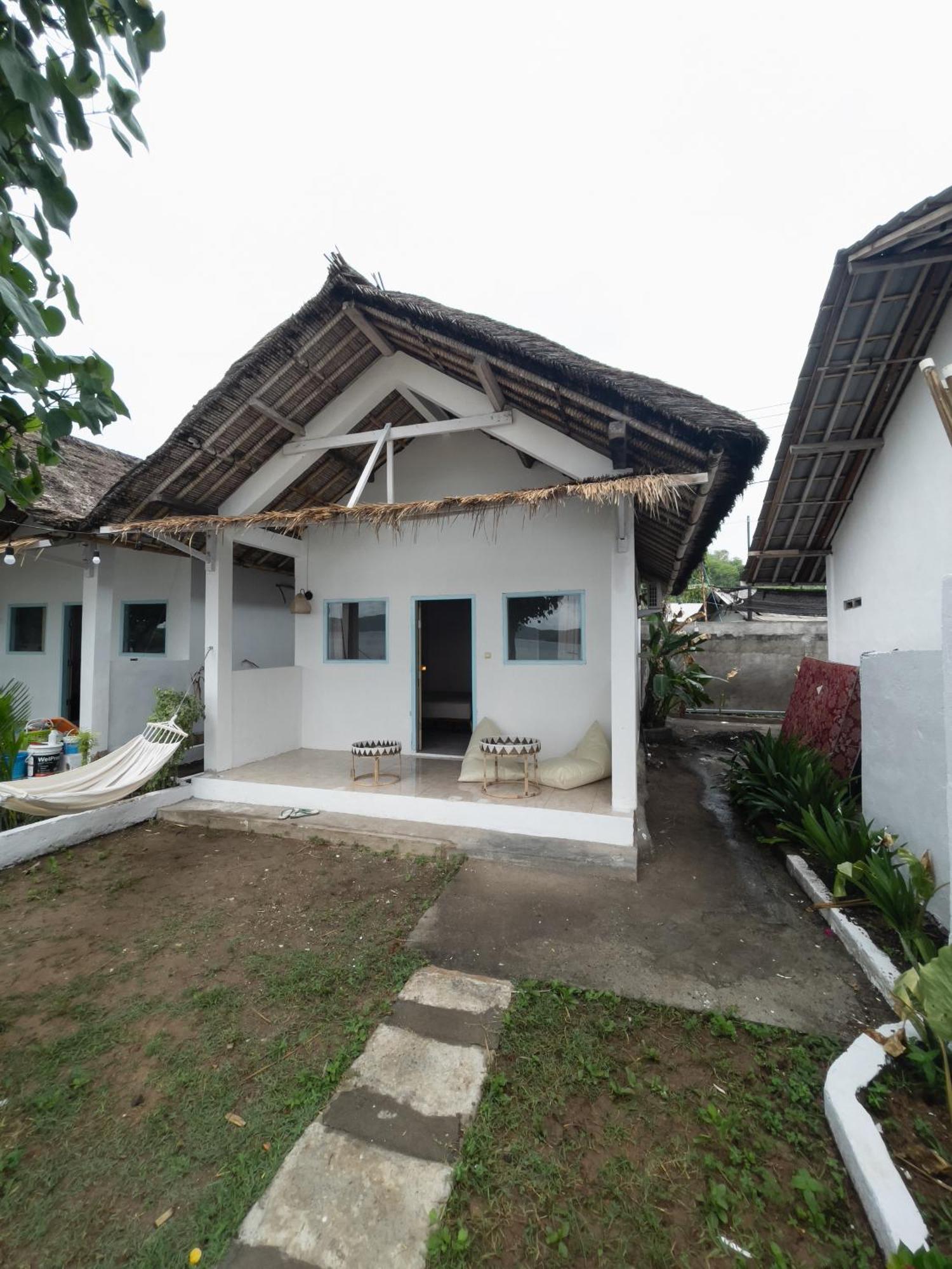 Surf Shack Grupuk Hotel Bumbang Exterior photo