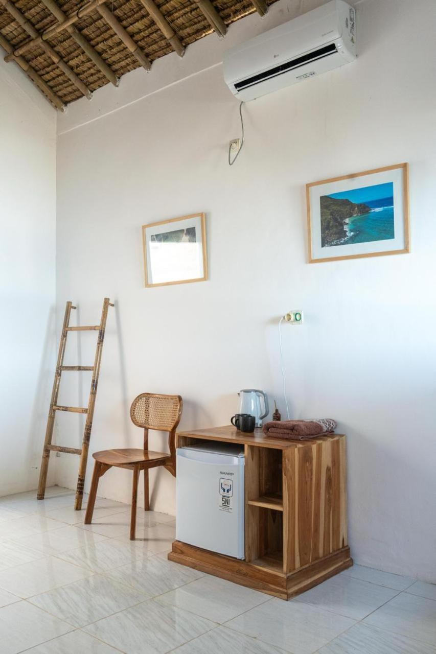 Surf Shack Grupuk Hotel Bumbang Exterior photo